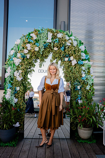 Nele Ludowig beim CocoVero-Douglas Wiesn-Anstich Rocka Studio / ©Foto: Maximilian Ostermeier | Rocka Studio | www.rocka.studio | max@rocka.studio